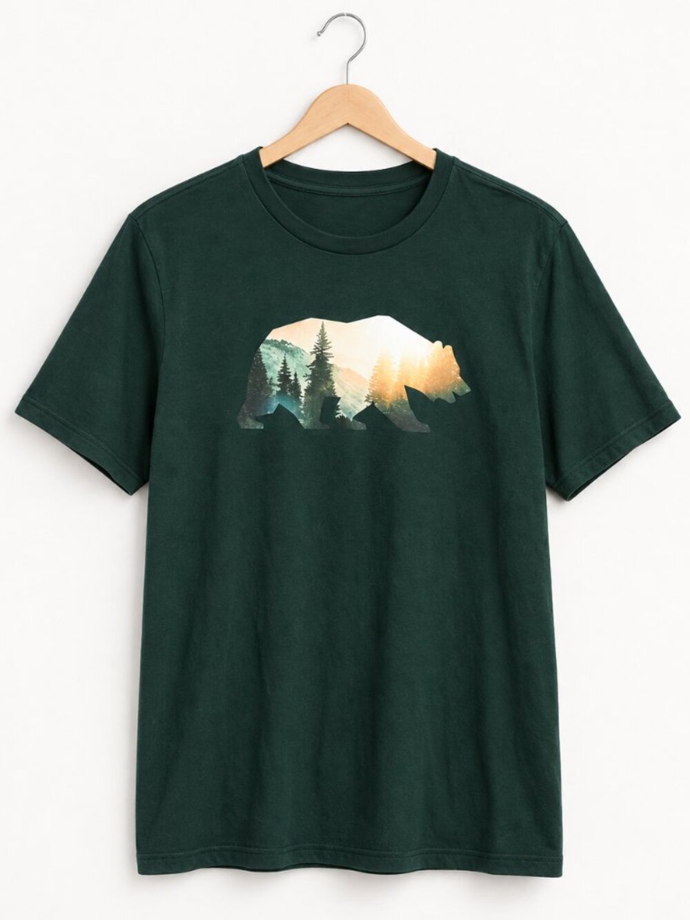 Forest Bear Graphic T-Shirt in Men's XL